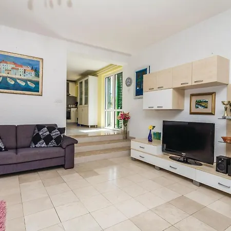 In Barbat With House Sea View Vikendica Barbat na Rabu