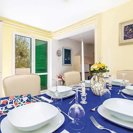 In Barbat With House Sea View Vikendica Barbat na Rabu